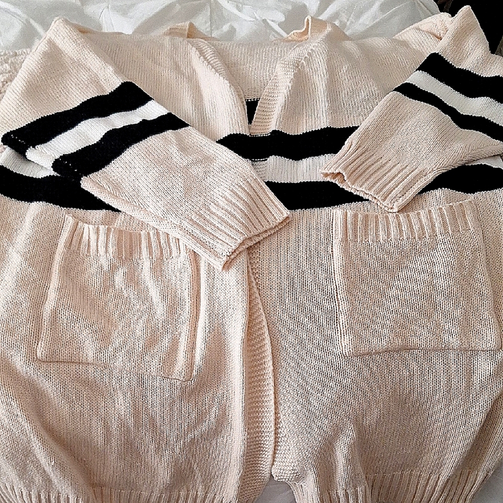 Shein Curve Women's Cream and Black Striped Long Sweater w/ Front Pockets in 1XL